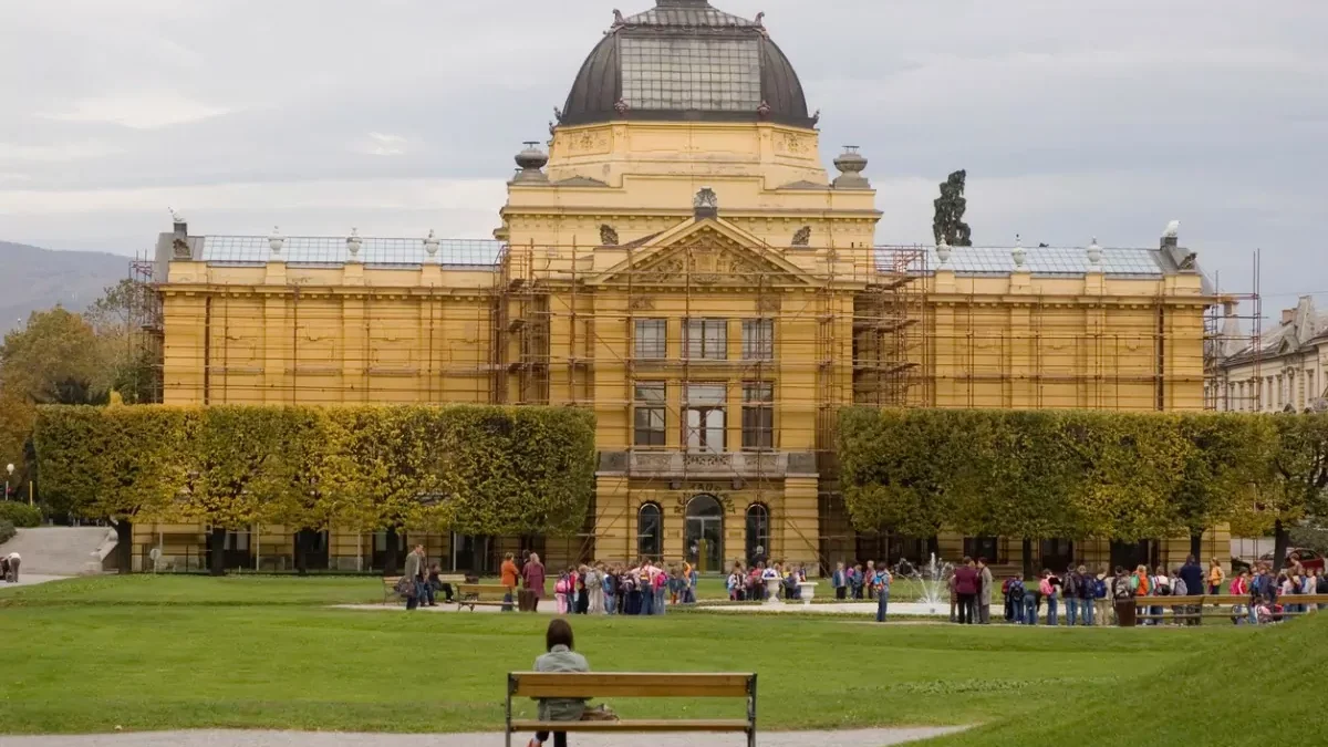 passeio-zagreb-pavilhao-de-arte