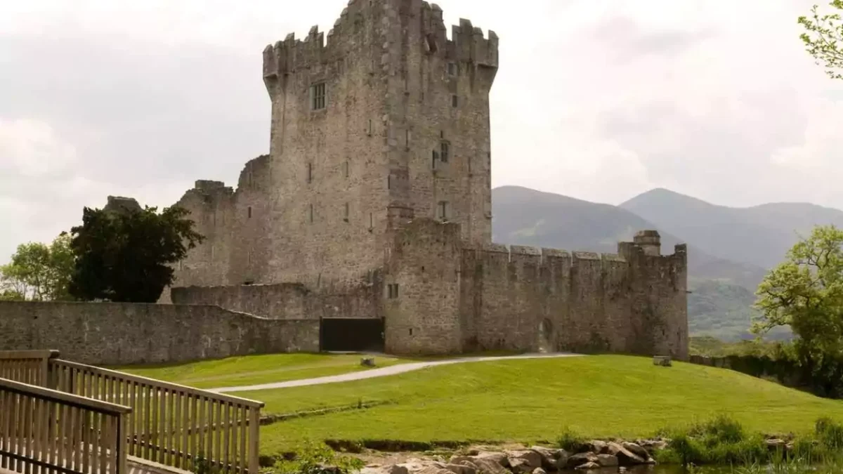 irlanda-e-seus-encantos-lugares-para-conhecer-musica-irlandesa-castelo-ross-irlanda